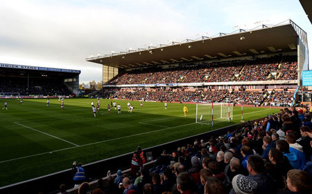 裁判通过球 裁判通过球